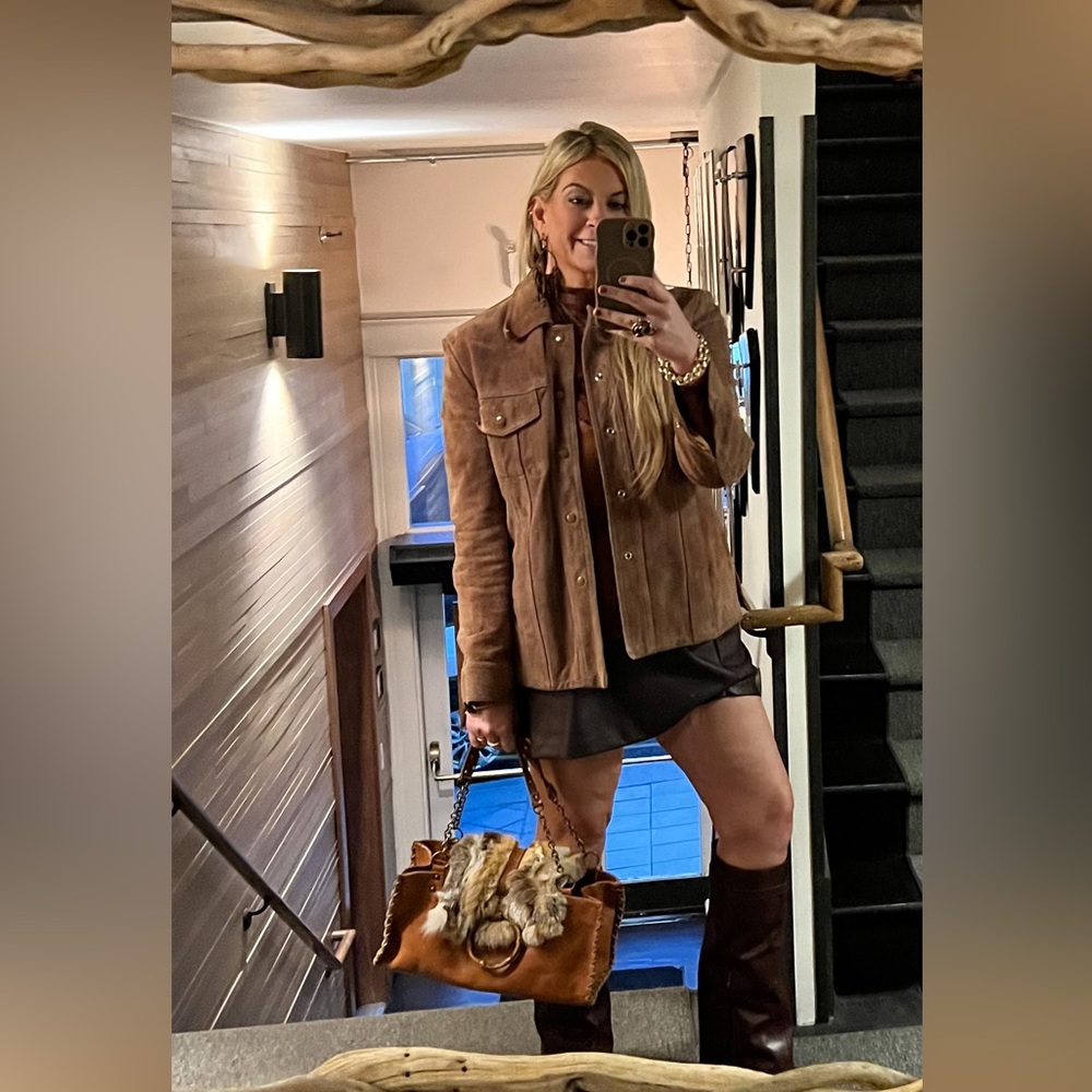 Meet your Posher, Ashlee. 🤎